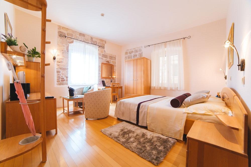 Park Hvar 4*